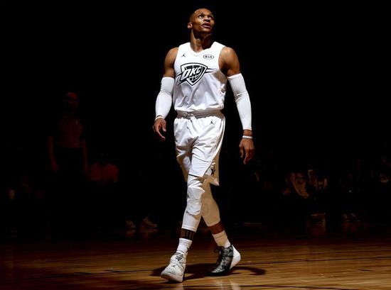 FIFA年度最佳阵容得票明细：哈兰德17分无缘，拉菲尼亚仅第5（FIFA年度最佳阵容投票详解：哈兰德17分落选，拉菲尼亚位列第5）