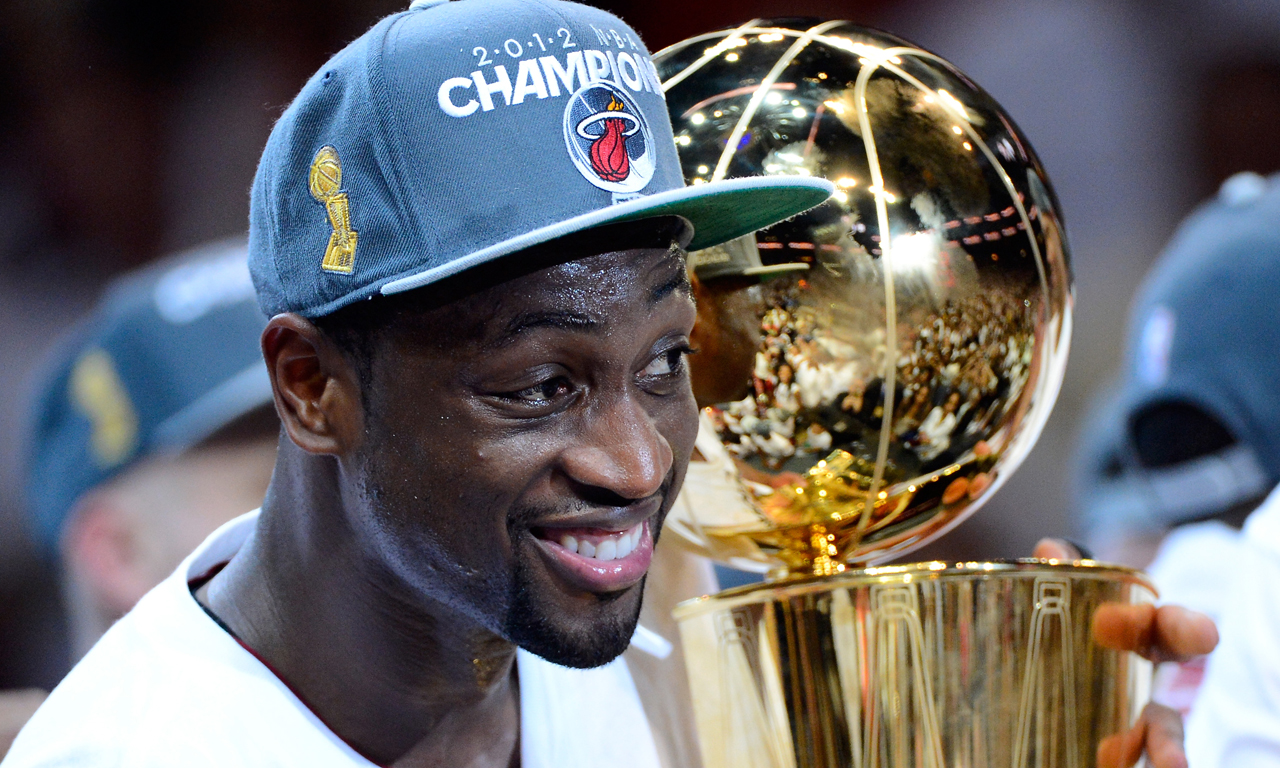 谁是被哈维·阿隆索召唤参加对阵塞尔塔比赛的胡安·马丁内斯？（哈维·阿隆索征召出战塞尔塔的胡安·马丁内斯是谁？）