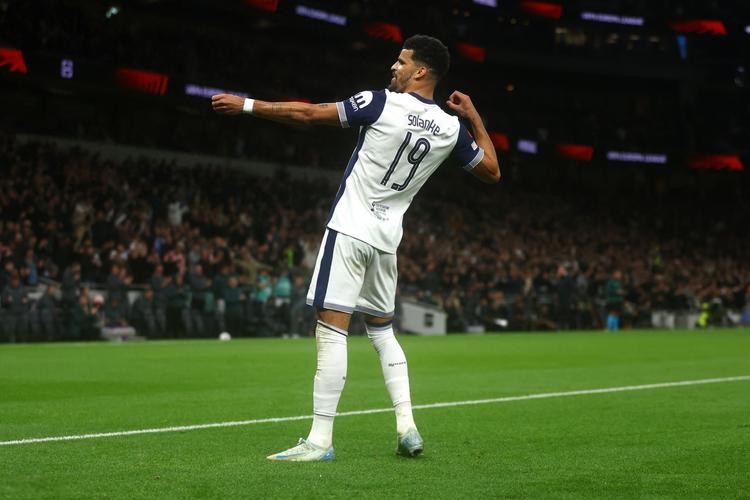 后卫防守不被过人的关键动作（后卫不被过人的关键防守动作）