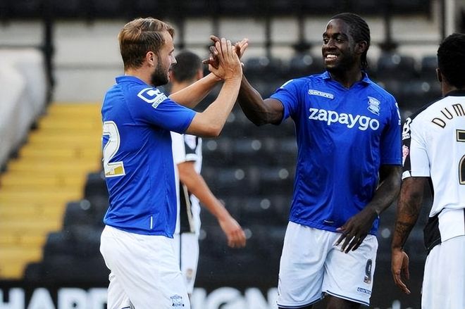 斯基拉：英超俱乐部想签圣地亚哥-卡斯特罗，但博洛尼亚不想卖（斯基拉：英超队盯上圣地亚哥-卡斯特罗，博洛尼亚无意出售）