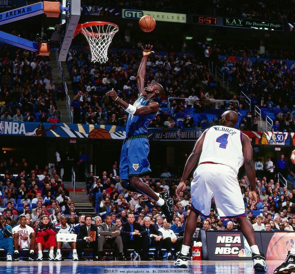 西班牙4-0客胜格鲁吉亚基本直通世界杯，奥亚萨瓦尔两射一传（西班牙客场四球零封格鲁吉亚，奥亚萨瓦尔2射1传，基本锁定世界杯席位）