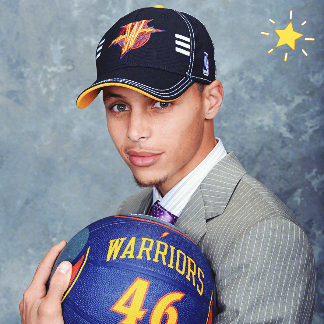 世体：德容与孔德已回国家队报到，其他巴萨球员周二陆续报到（世体：德容、孔德已回各自国家队报到，其余巴萨球员将于周二陆续报到）