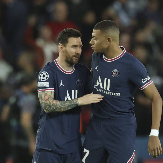 杯赛八强出炉！广厦山西大概率四强会面，上海广东首轮对决成焦点（杯赛八强揭晓：广厦与山西有望会师四强，上海对阵广东成首轮焦点）