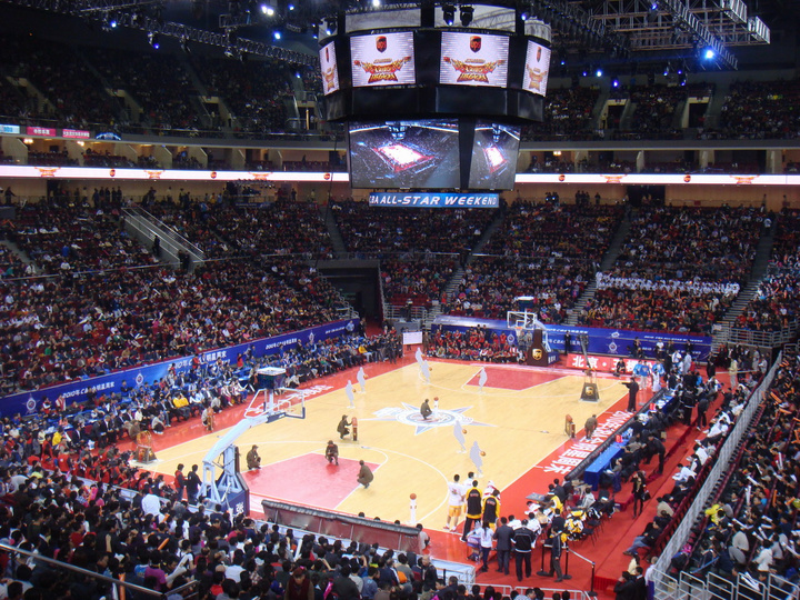 尼克斯晋级半决赛后，每位球员都能获得103000美元的奖金（尼克斯打进半决赛，队内每人奖金10.3万美元）