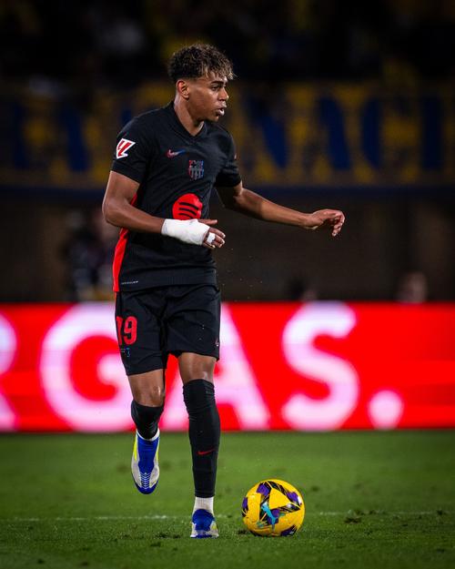 卡拉巴赫前锋：我都没意识到我们从没在英格兰球队身上拿过分（卡拉巴赫前锋惊讶：原来我们从未在英格兰球队身上取分）