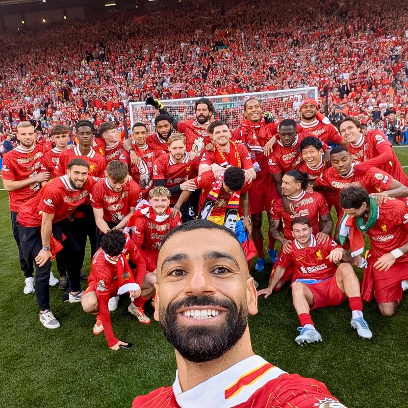 哈珀状态低迷，进攻效率低下（哈珀陷入低潮，进攻端表现不佳）