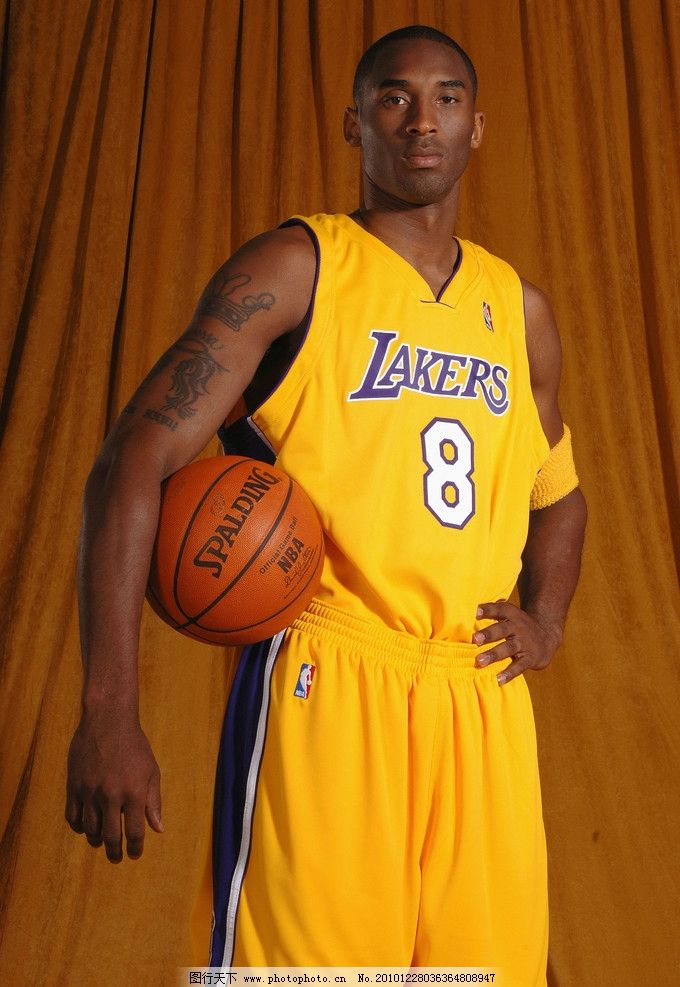 罗马诺：利物浦与曼城有意塞门约；埃斯特旺未来可能踢10号位（罗马诺称：利物浦与曼城追逐塞门约，埃斯特旺未来或司职10号位）