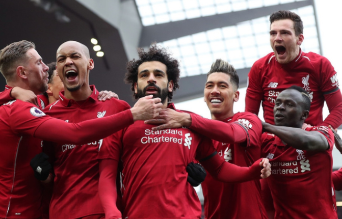 炸裂！14岁中国游泳天才自由泳上演逆袭夺冠，后程发力太恐怖了（14岁中国自由泳新星绝地反超夺冠，末段爆发震撼全场）