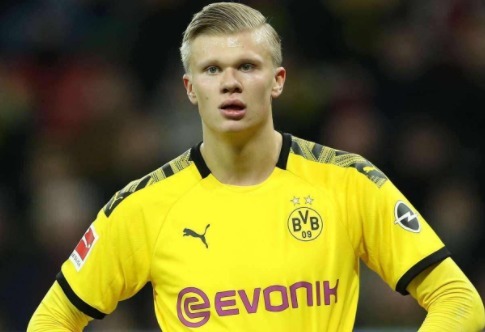 曼联高层对阿莫林分歧曝光，两人力挺两人质疑！12月战绩或定未来（曼联管理层对阿莫林意见分化：两人力挺两人存疑，12月表现或成去留关键）