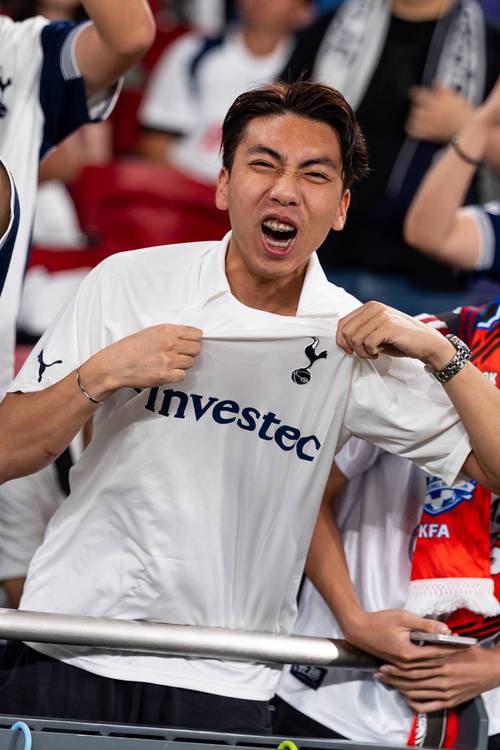 曼联错失良机，西汉姆联打击与英超联赛影响（曼联挥霍良机，西汉姆重击引发英超连锁反应）